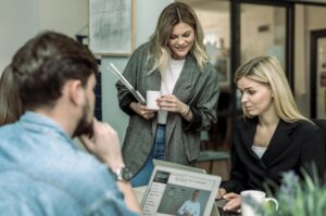 Kompetencer bliver udviklet gennem E-Learning på kontor.